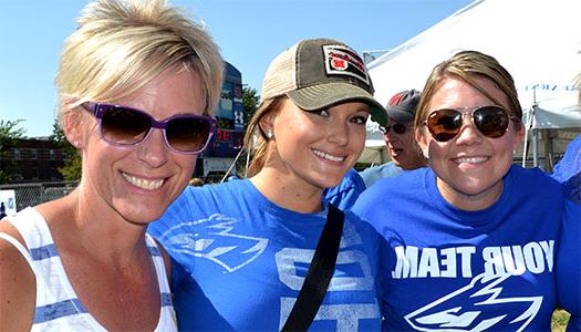 Students and Alumni at Tailgate